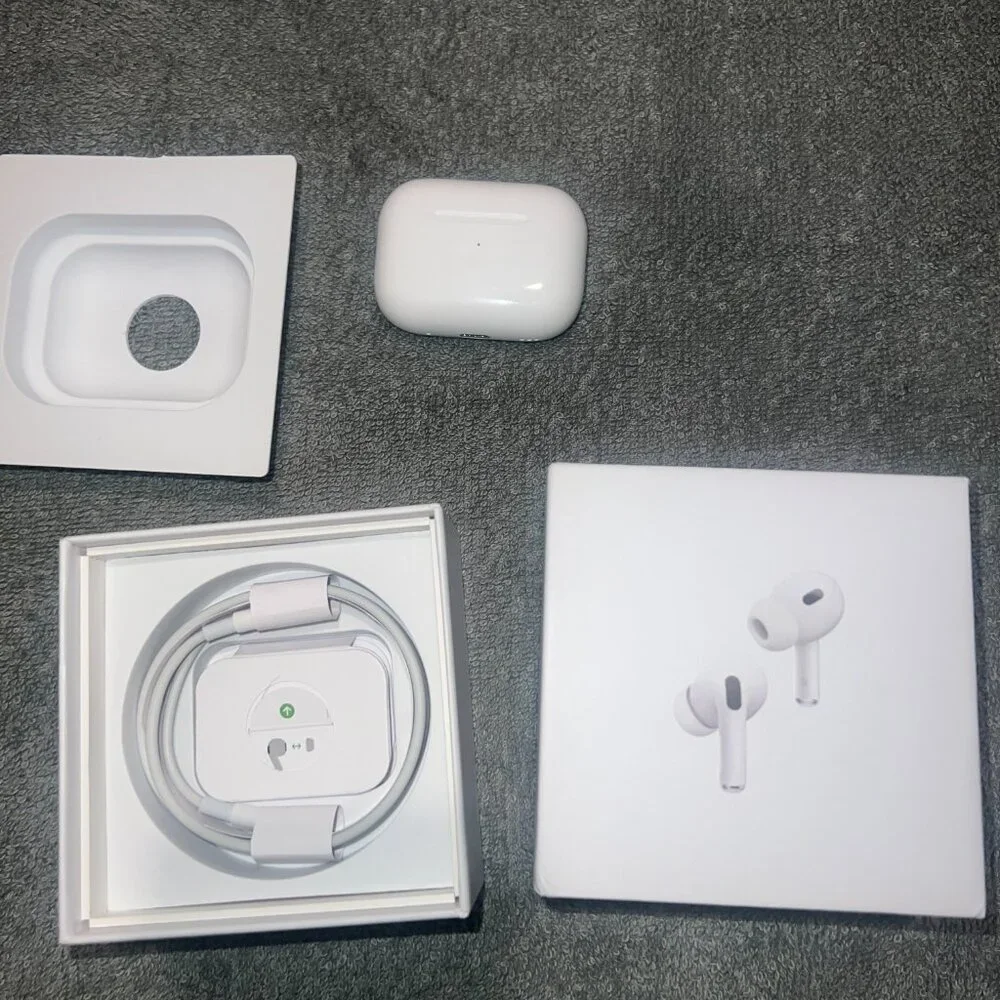 Apple Airpod pro 2nd Generation with ANC - comes with charger